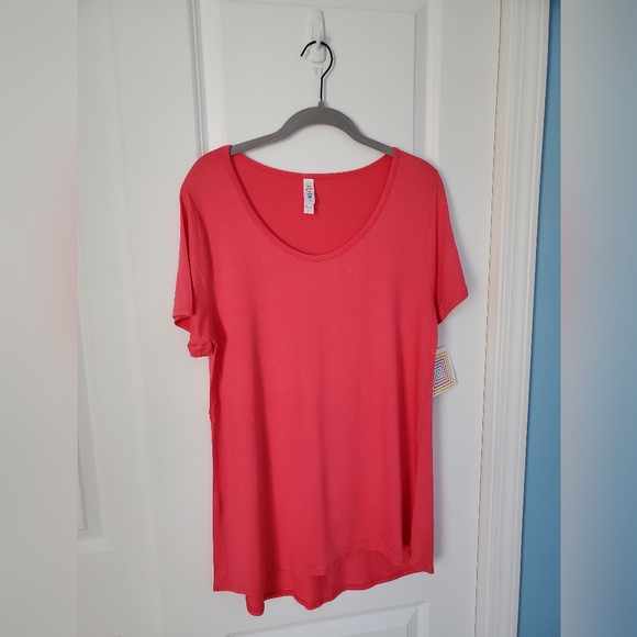LuLaRoe Classic T - Salmon Pink - Picture 1 of 2